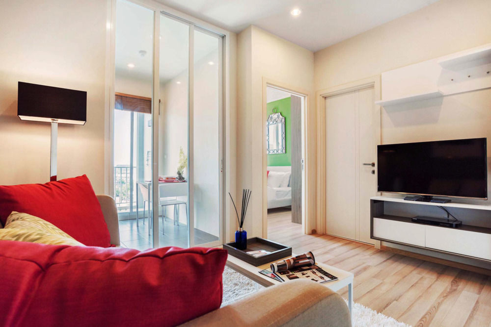 Favstay - The Base Downtown Phuket Extérieur photo