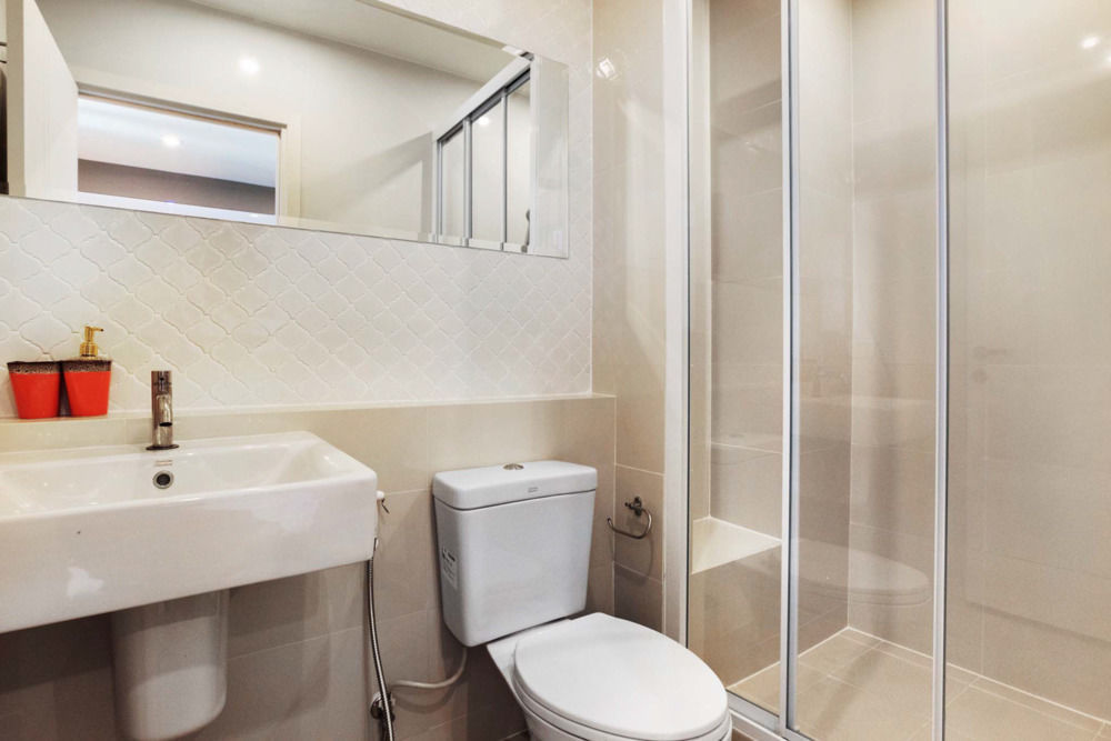 Favstay - The Base Downtown Phuket Extérieur photo