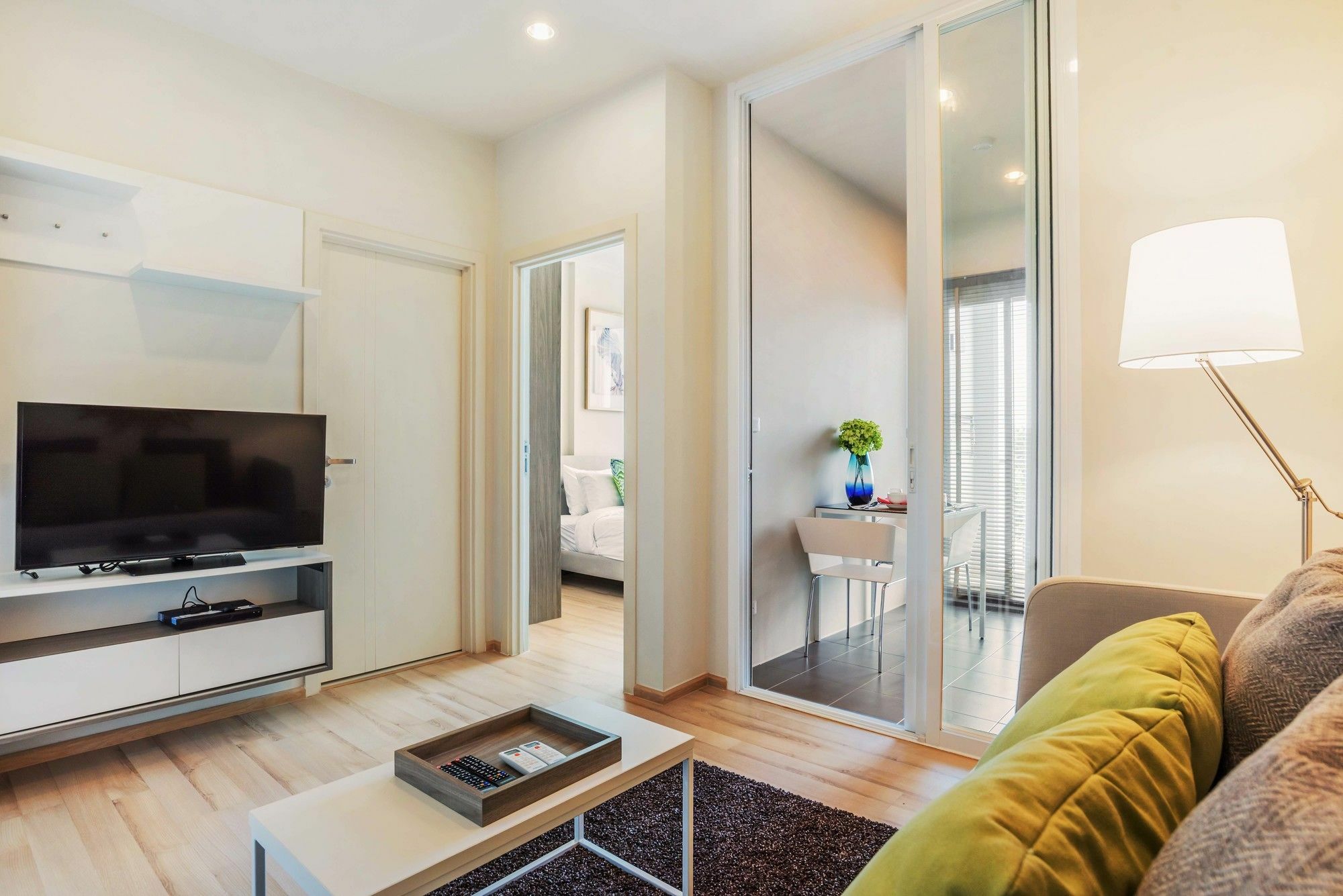 Favstay - The Base Downtown Phuket Extérieur photo